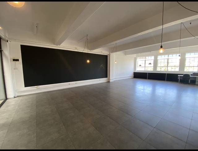 95M² OFFICE TO LET IN WOODSTOCK